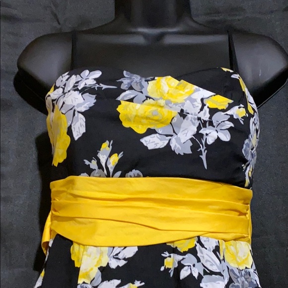 💛❤️DRESS ❤️💛 - Picture 2 of 12